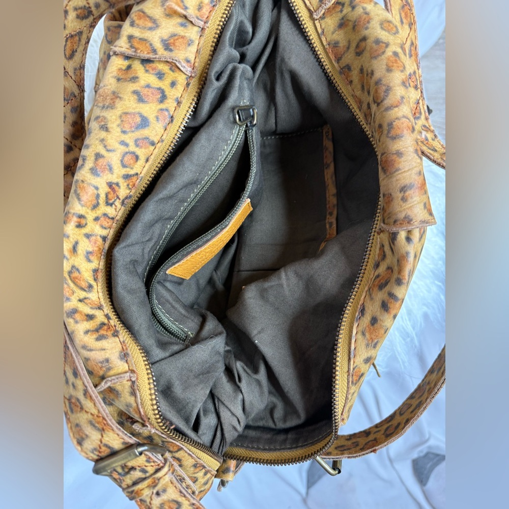 NWOT Vintage Leopard Print Leather Women's Bag with Chain Straps - Picture 4 of 4